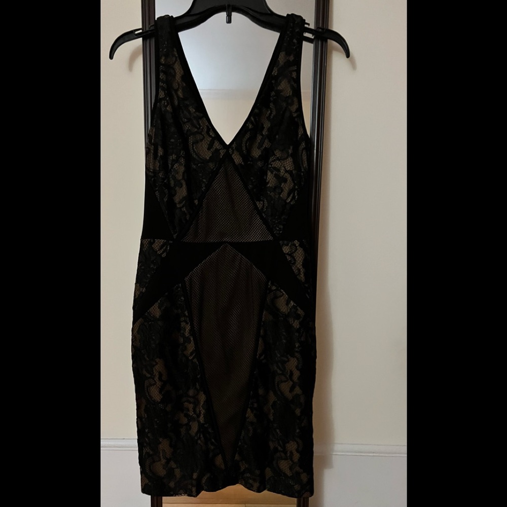 Mignon short lace dress black and nude